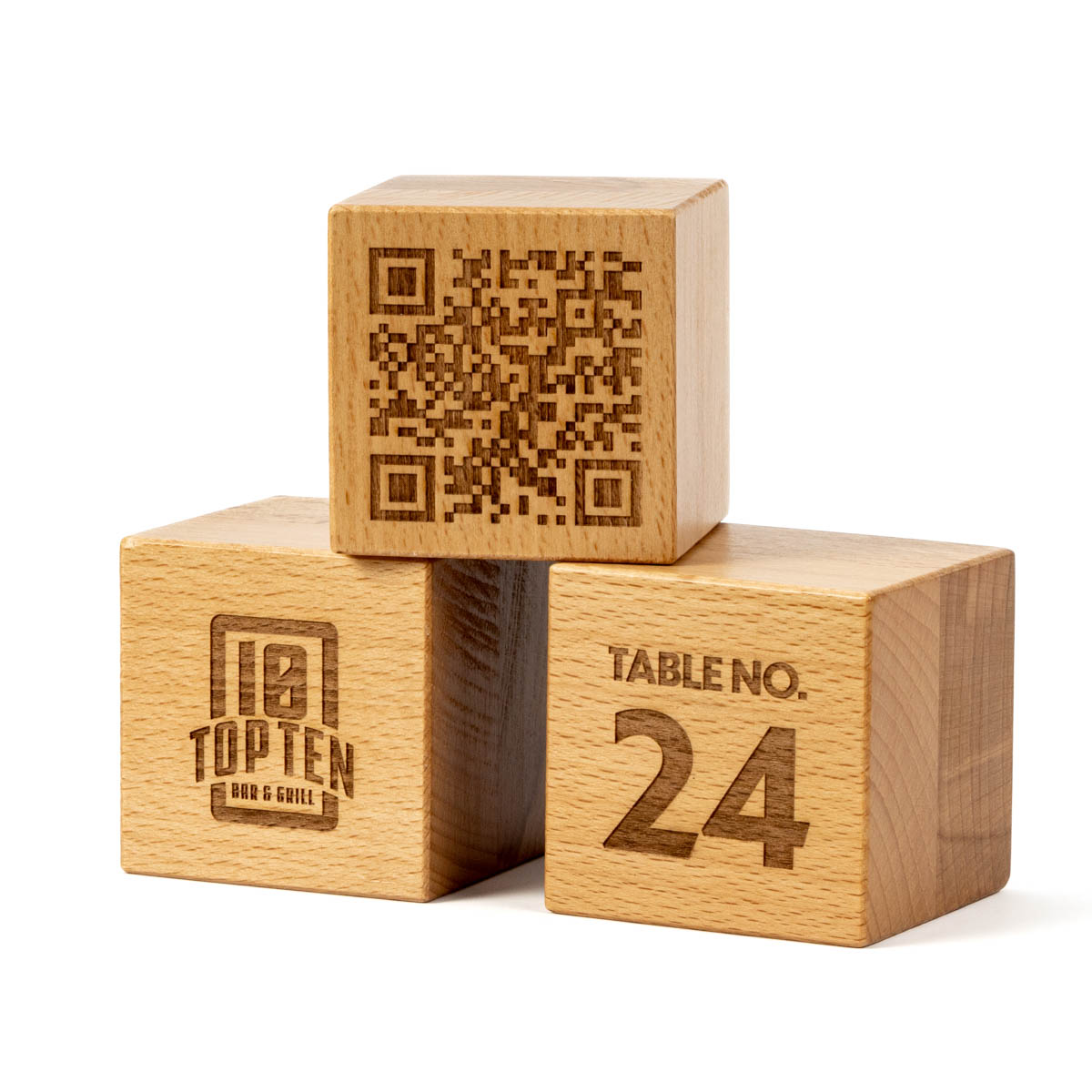 Cube en bois avec QR code