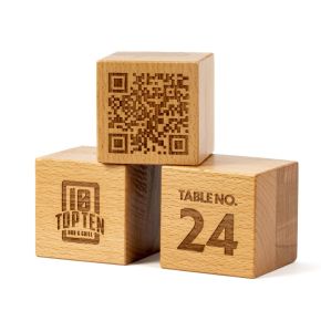 Cube en bois avec QR code 